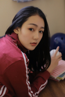 美丽的姑娘播放视频